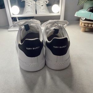 Tory Burch Sneakers